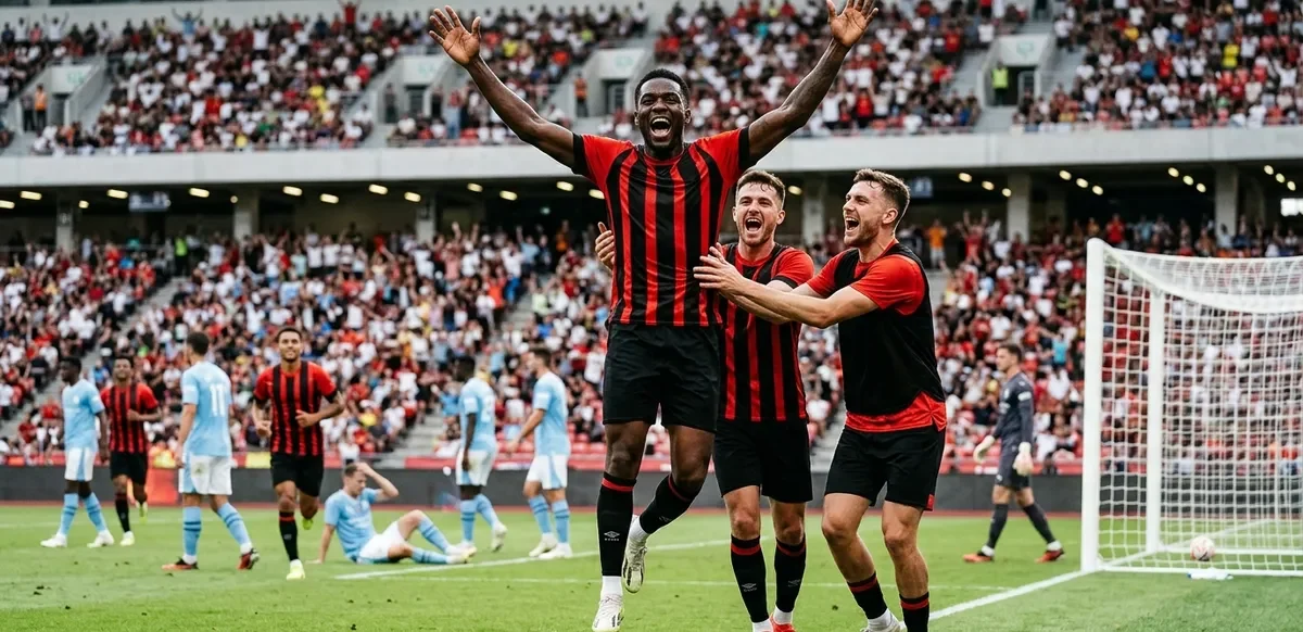 Cầu thủ Bournemouth ăn mừng bàn thắng trong trận giao hữu tiền mùa giải